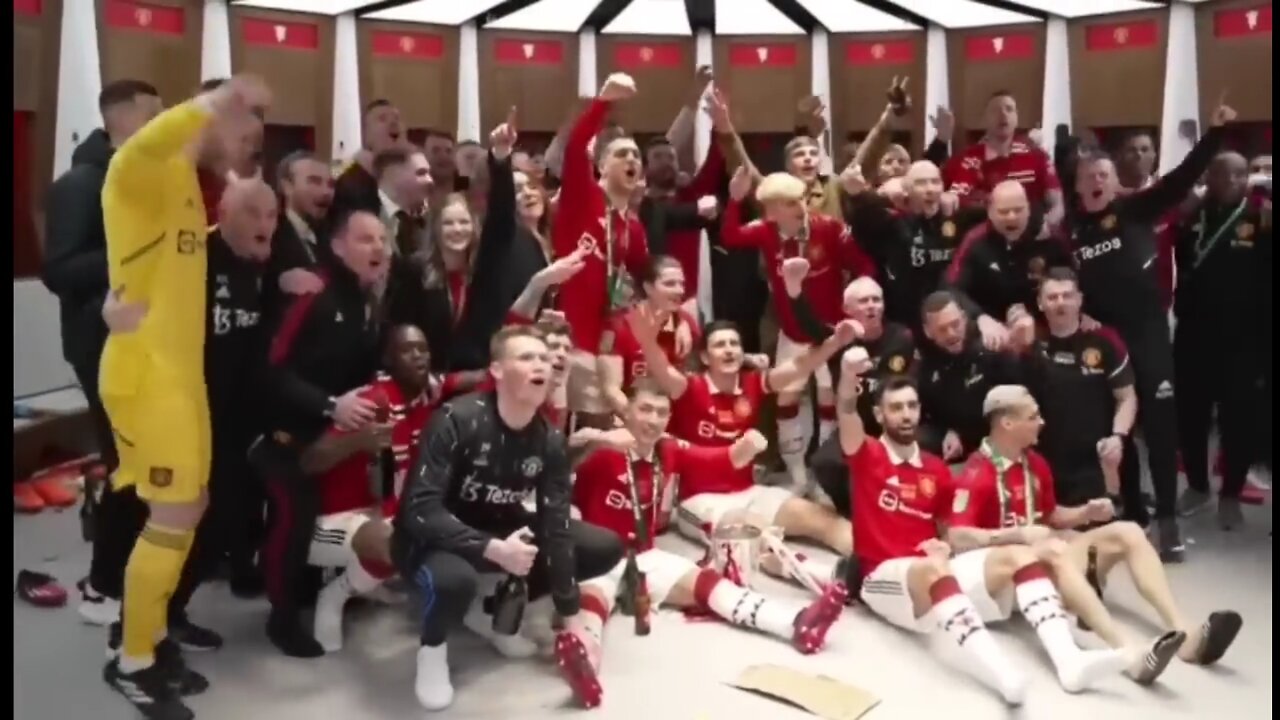 Man United stars crazy dance chant celebrations in dressing room EFL cup 🏆🥇🔥