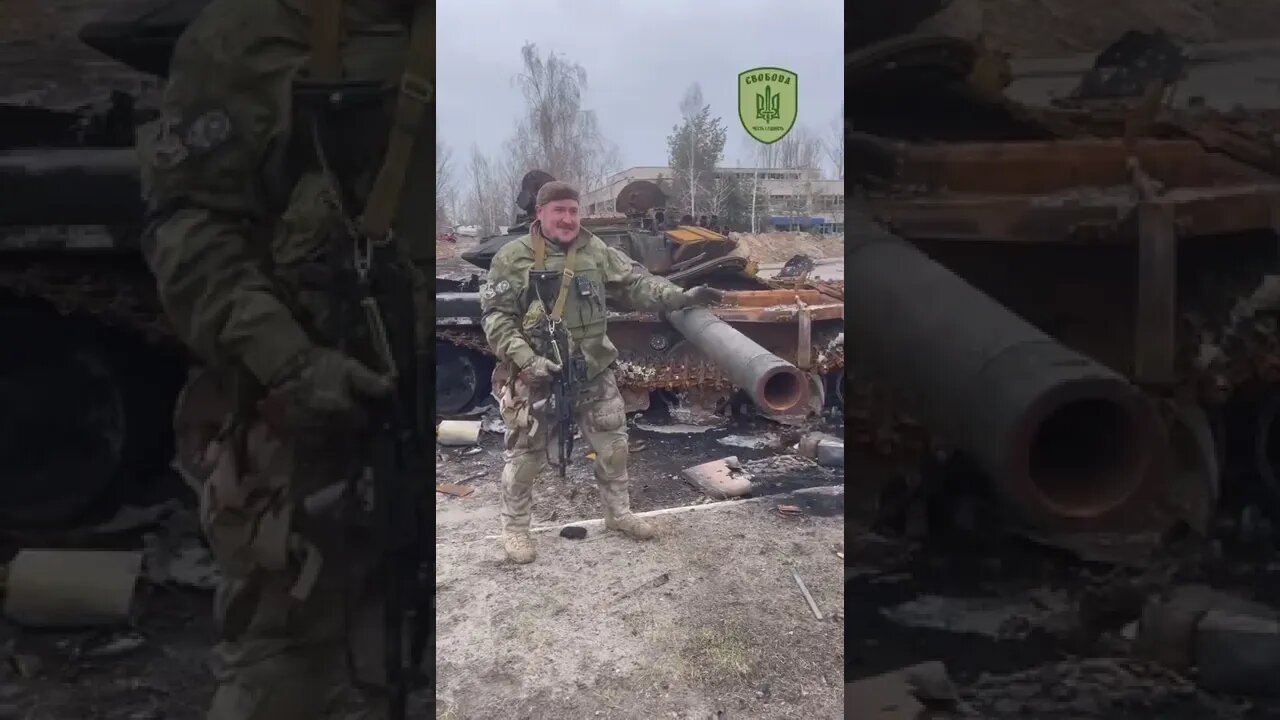 #Ukraine: Ukrainian forces destroyed a Russian T-72B Obr. 1989 tank, and play with its turret.