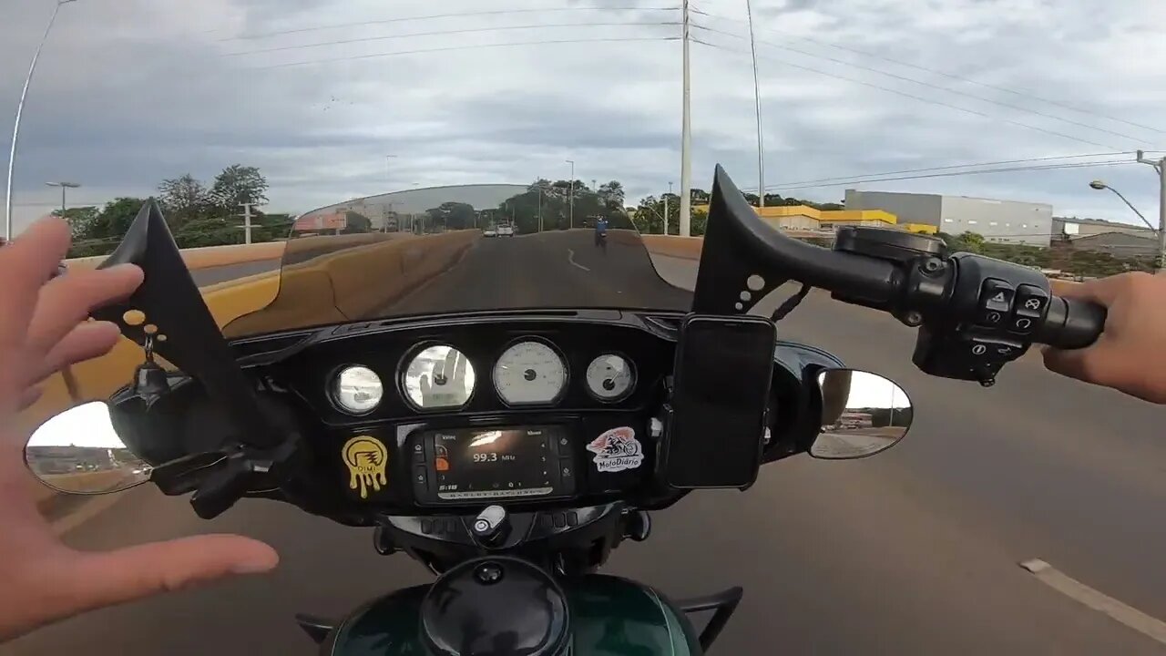 Qual MOTO CUSTOM é MAIS confortável para o GARUPA? Americano RESPONDE