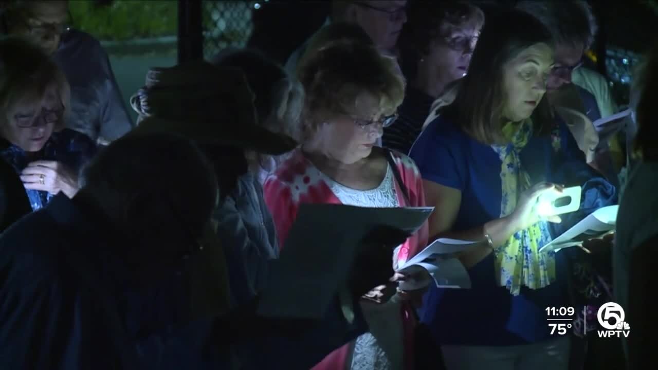 Vigil held in Palm Beach Gardens to pray for peace in Ukraine