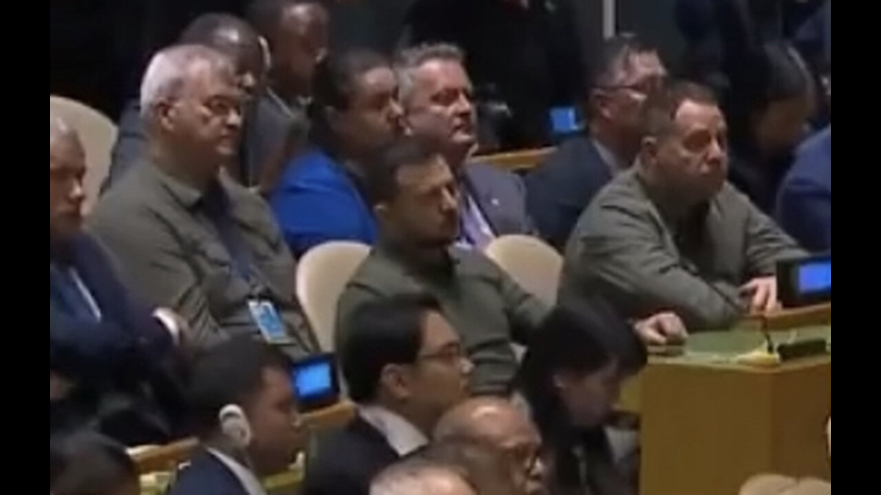 Ukrainian media edited Zelensky's UN speech to make it look like he had a bigger audience They forgot to edit out Zelensky himself sitting in the audience. Look at the 0:14 mark 😂😂