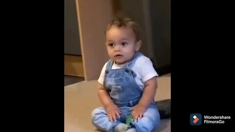 Baby loves 🕺 dancing#baby#loves#shorts