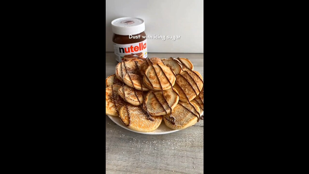 Nutella-Stuffed Hot Cakes!