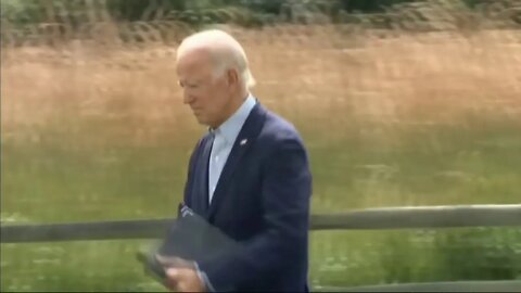 Joe Biden Again Hurries Away From Reporters’ Questions After His Speech