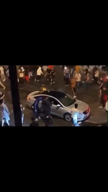 Thugs In Compton Bully A Woman, Soak Her With Water…She Pulls Out Her Gun And Clears The Roaches Out