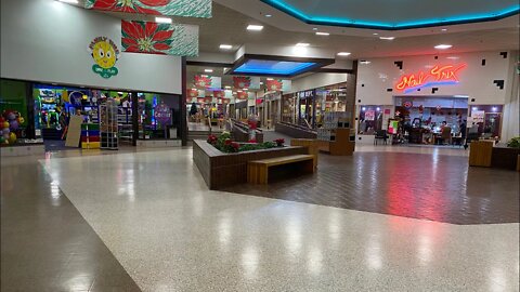 Dead Mall - Auburn Mall - Auburn Maine - TWE 0256 -