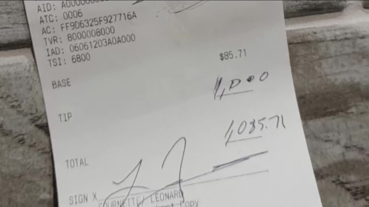 BUCCANEERS' LEONARD FOURNETTE GIVES TAMPA WAITER A $1,000 TIP