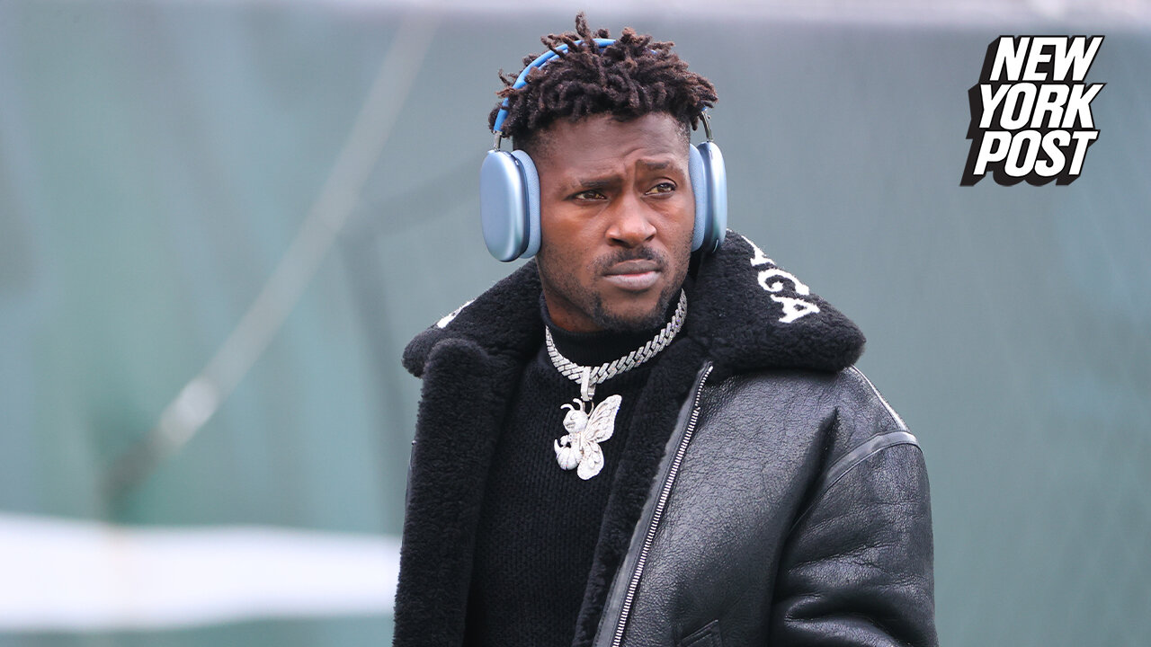 Antonio Brown trolls Buccaneers with epic meme after heartbreaking loss