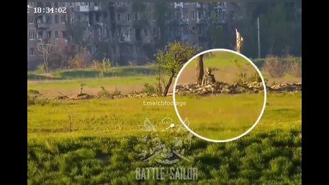 Russian sniper takes Ukrainian soldier head off