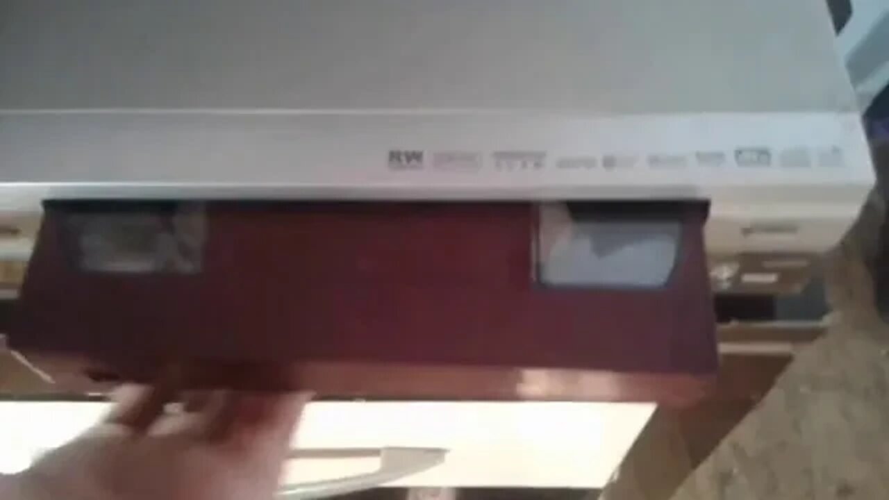 my vhs needs cleaning.....again ;-;