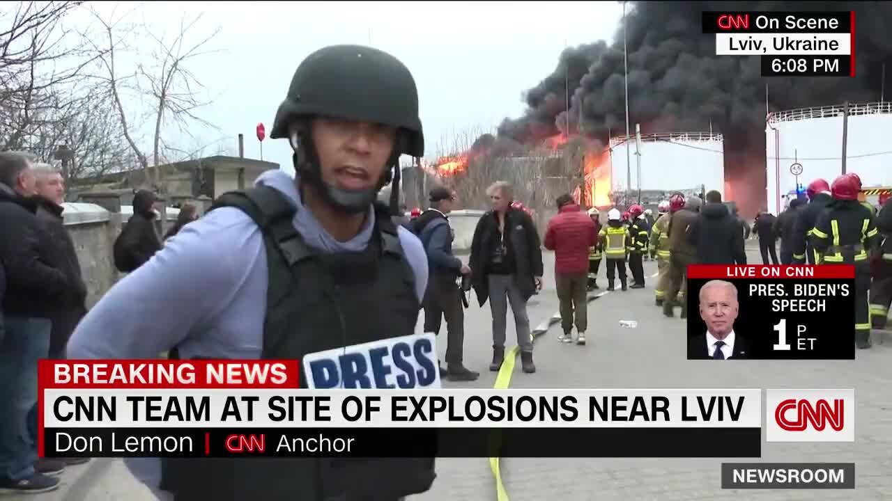 Don Lemon Is The ONLY One In This TV Shot Wearing A Combat Helmet & Flak Jacket 🤔