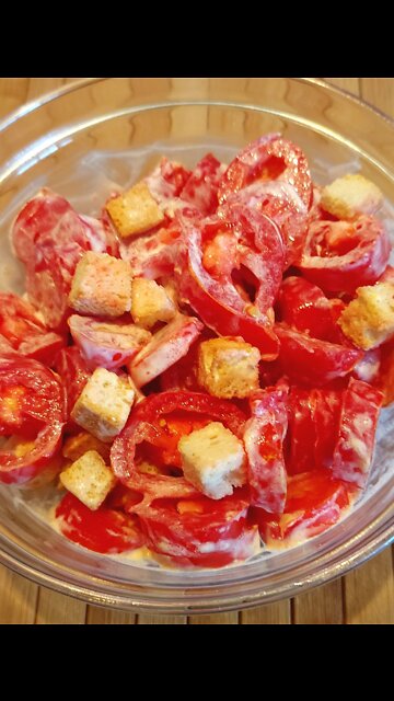 I love this salad! This salad will be the first to disappear from the table!