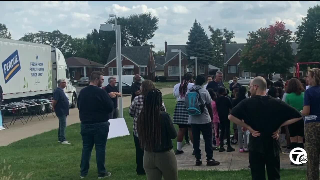 Perdue Chicken donates 10,000 pounds of food to Detroit youth center