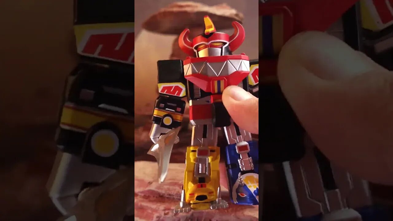 Diamond Select Toys MMPR Megazord & Dragonzord Review #mmpr #youtubeshorts #powerrangers