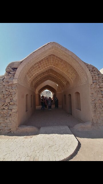 Lembrança e percepção de um amigo russo de uma viagem ao Irã: (episódio 12): Torre do Silêncio 🙏