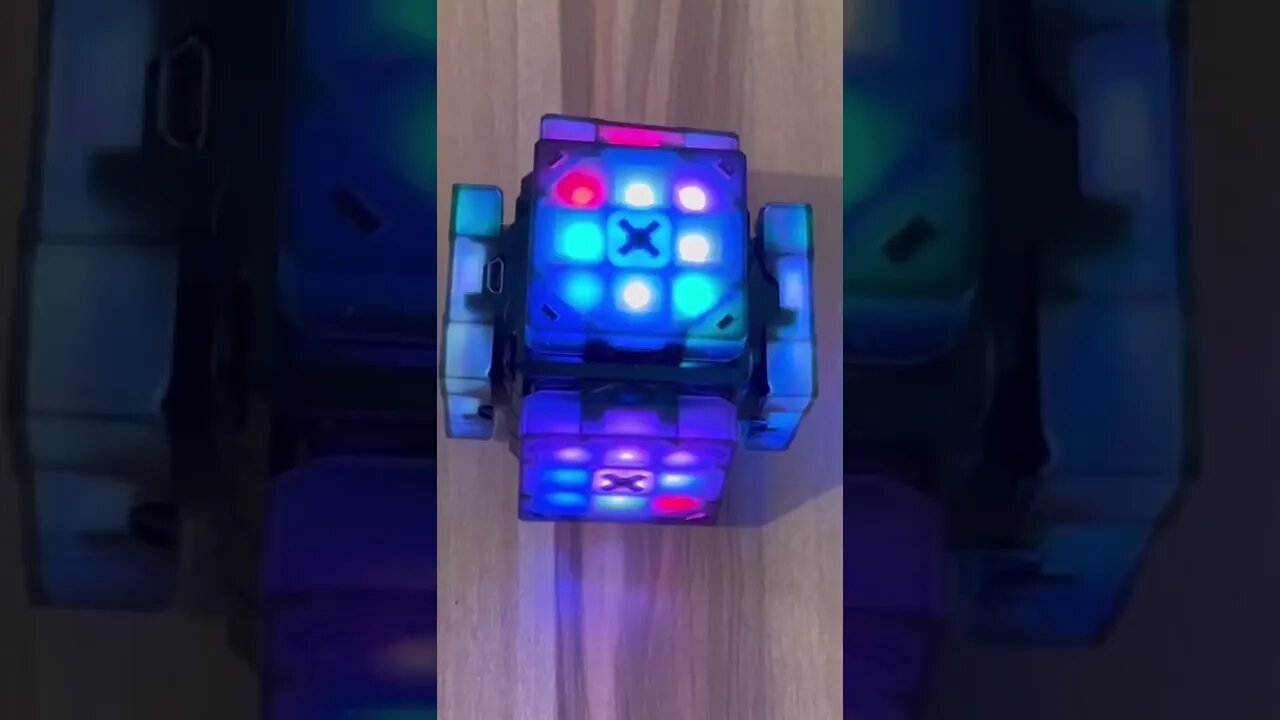 Futuristic Rubik’s Cube Solves Itself 🔮