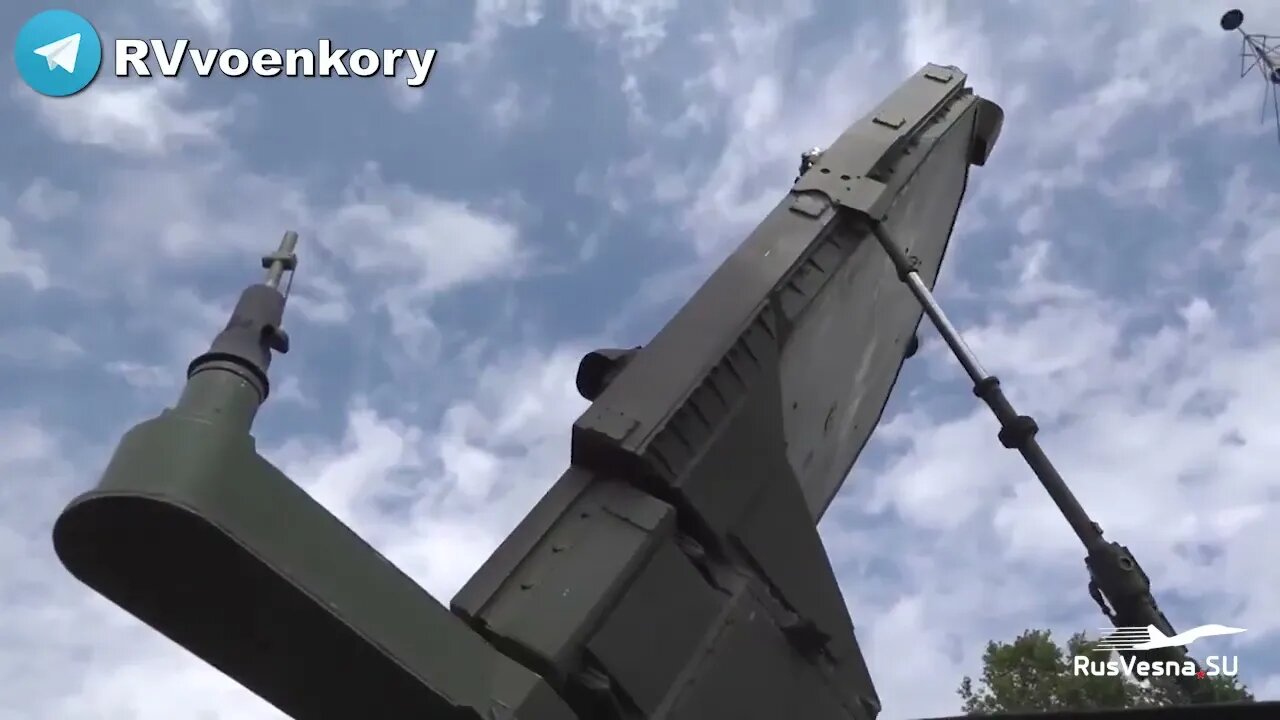 Russian Su-35 Fighters & Buk-M3 Air Defense Crews Keeping The Troops & Equipment Safe From The Skies