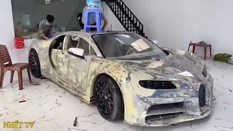 It took these Vietnamese youth 1 year to build a Bugatti out of clay mud.