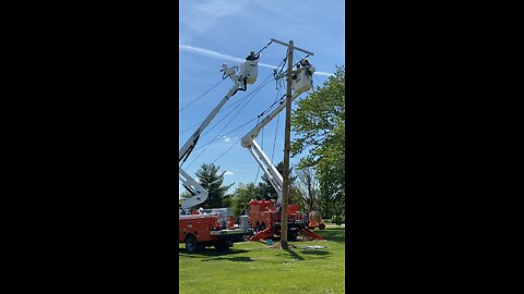 Wentzville Widen N 2 -Linemen Doing What They Do