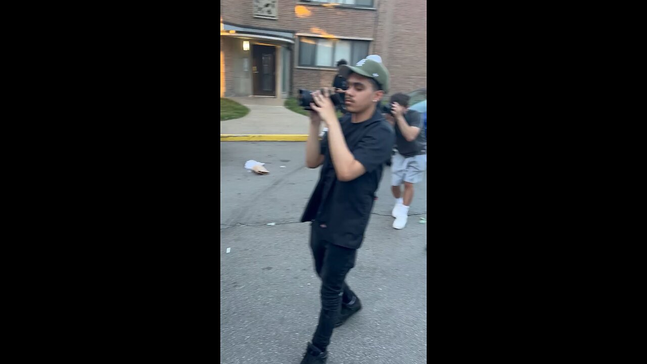 Oblock Artist Shoeboxbaby shoots a video with Lil Eazzyy