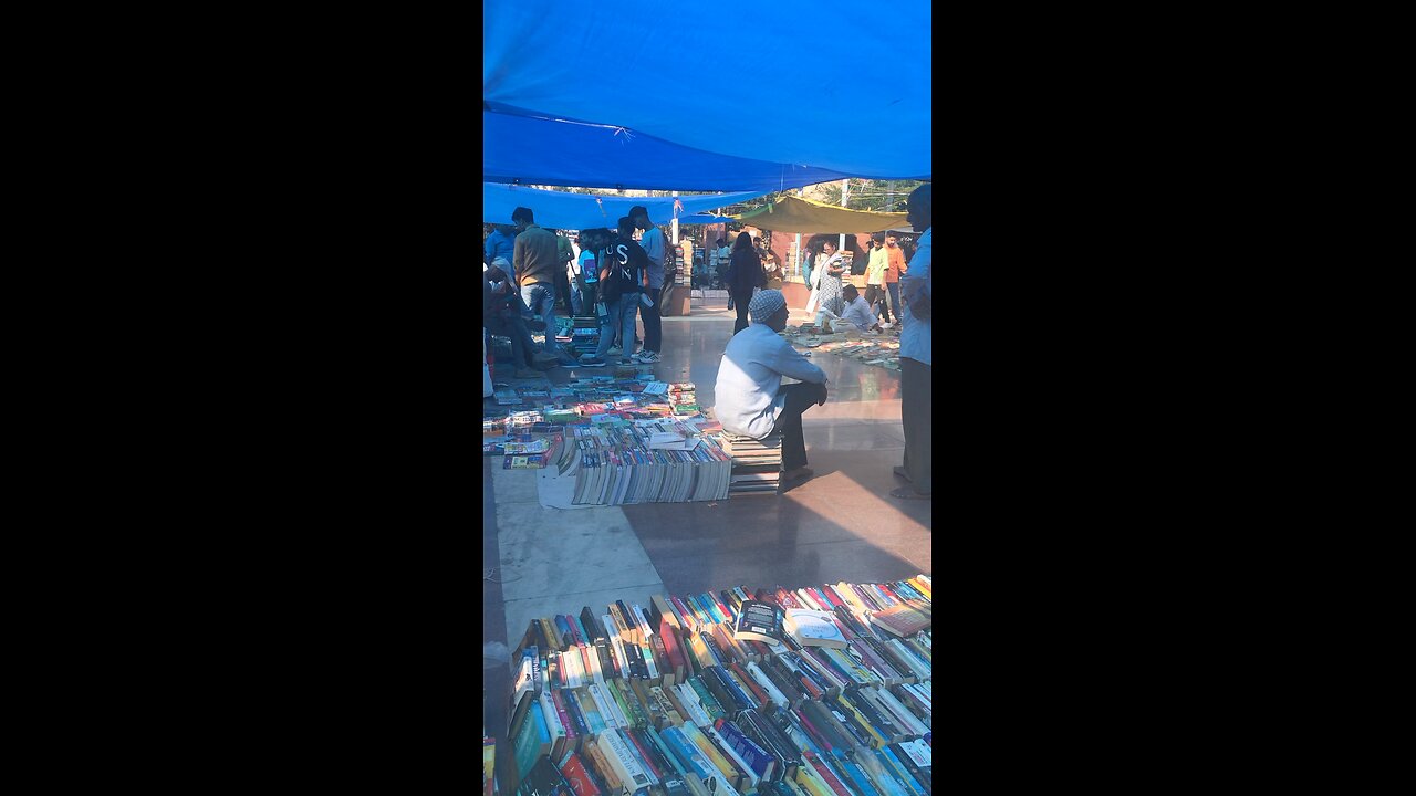 Sunday book market