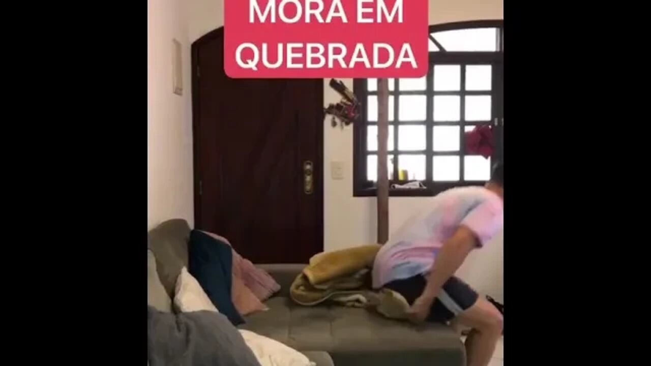 QUANDO VOCE MORA EM QUEBRADA E DESSE JEITO ? ( MEME ) ( VIRALIZOU ) ( ENGRAÇADO ) #shorts