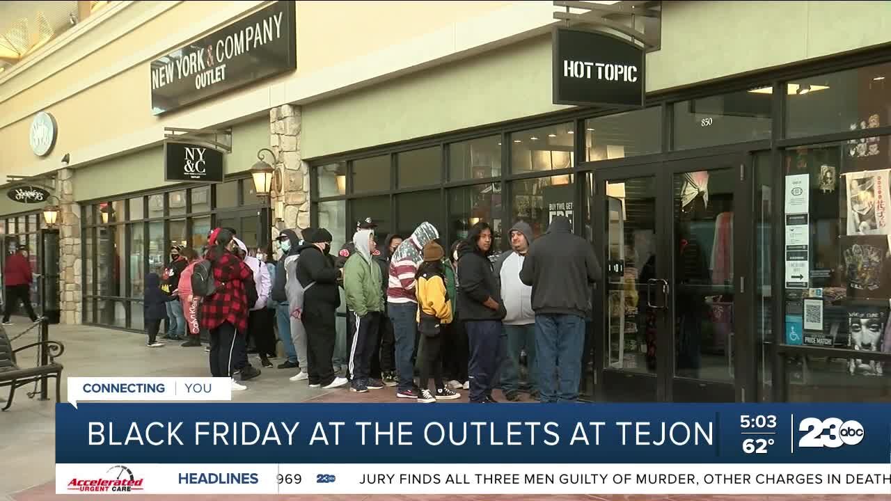 Shoppers get ready for Black Friday at Outlets at Tejon