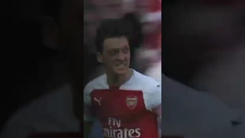 Özil 😢