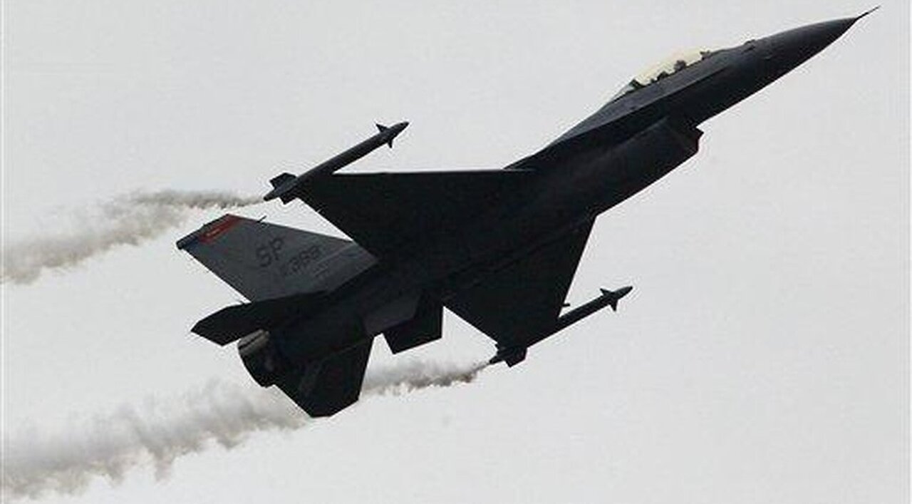 F-16s Created Sonic Boom as They Intercept Civilian Plane Over DC; Plane Then Crash