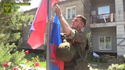 🇷🇺🇺🇦⚡Raising The LPR & Russian Flag At The Gorsky Administration Building