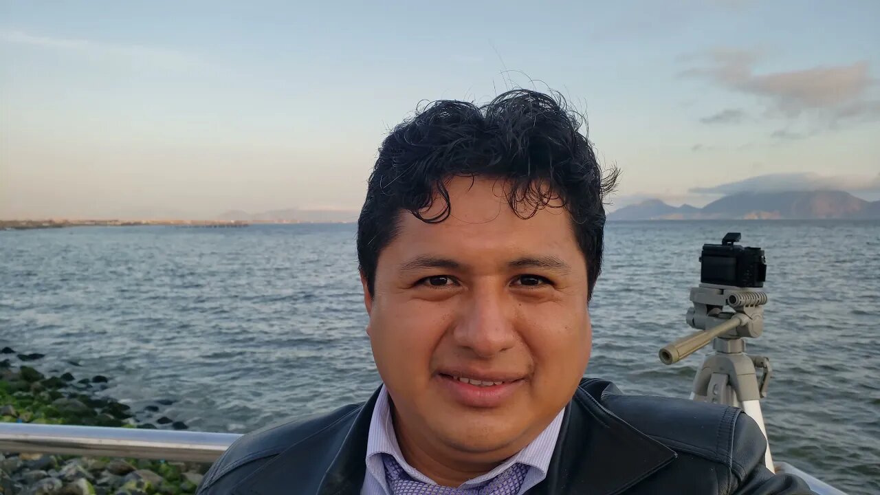 EDGAR CRUZ EN EL MALECON GRAU