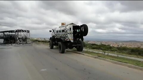 Violent protests erupt in PE northern areas, bus torched (qcN)