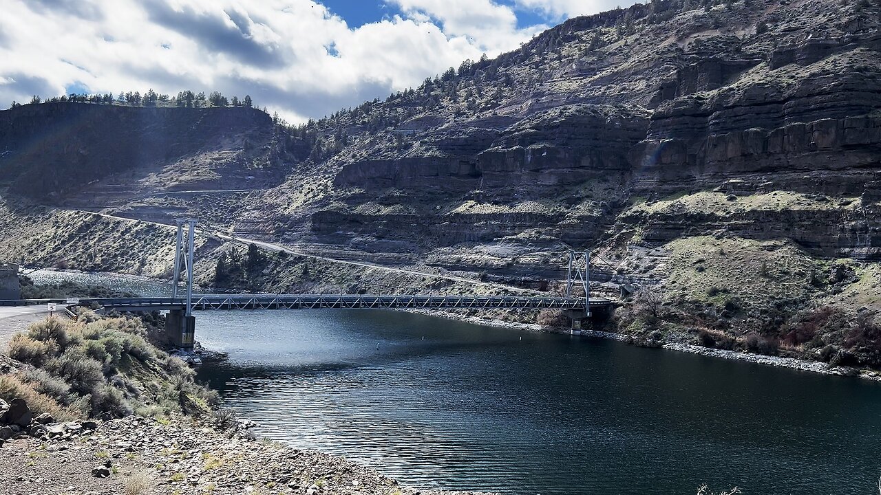 The Two EPIC Jordan Bridges Crossing Lake Billy Chinook @ The Cove Palisades State Park! | Oregon 4K