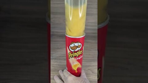 Coloquei Batata Pringles na Resina!