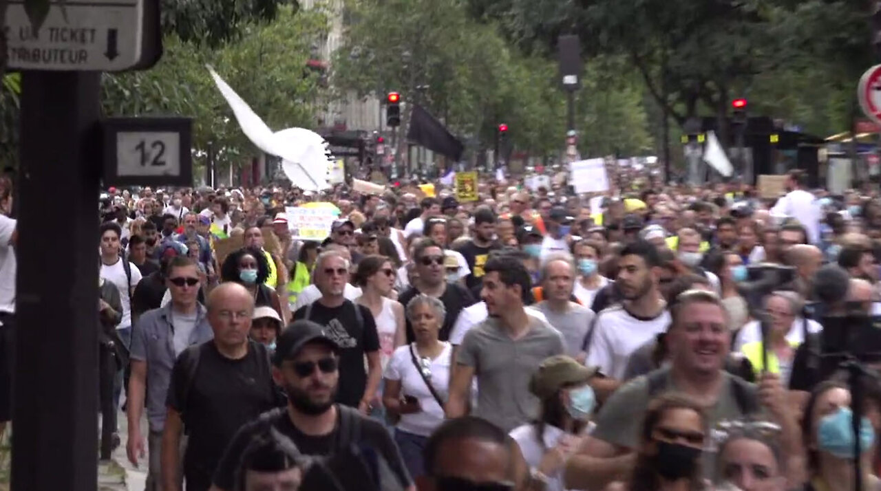 Paris is packed to the rafters as the nation stands against Macron's tyrannical covid passports