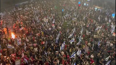 🔊 NOW – Tens of thousands of people protest in Tel Aviv against the Netanyahu govt