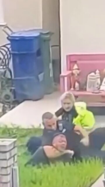 Police Officer Should Be Reprimanded For This