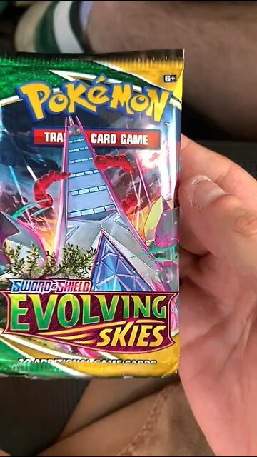 Pulled a nice Holo from Evolving Skies