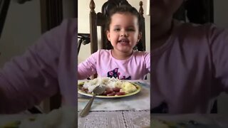 A MELHOR HORA DO DIA !! #criança #alimentacaosaudavel #meme #viralizou #tiktok #infantil #almoço #fy