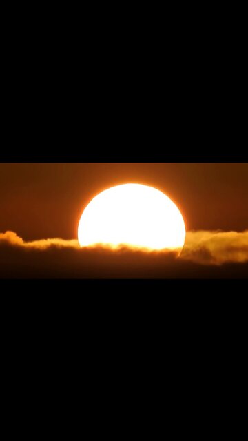 SUN BEHIND THE CLOUDS -LOCAL / ARTIFICIAL SUN