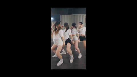 Cute girls ll dance