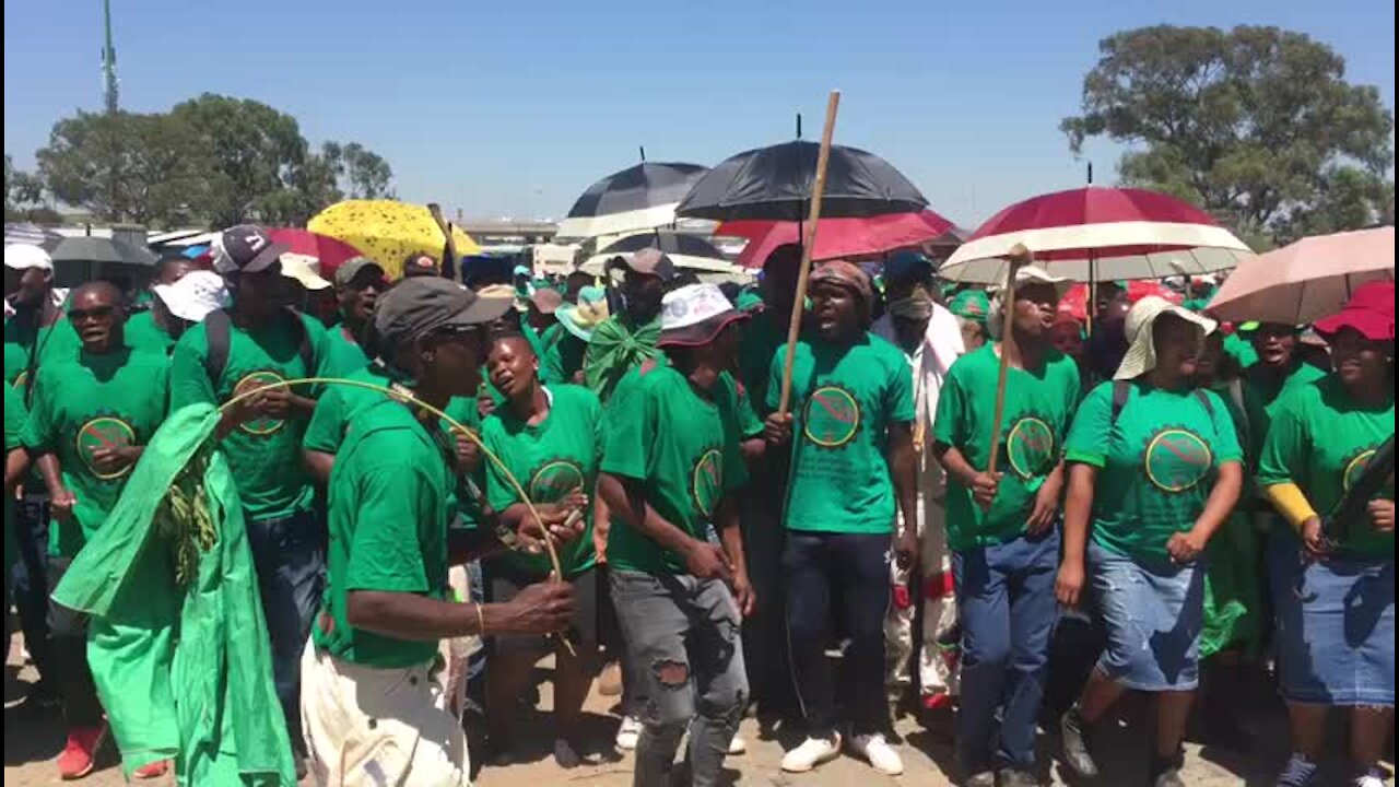 SOUTH AFRICA - Johannesburg - AMCU march (Video) (Yi4)