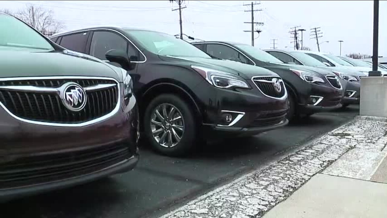 Detroit car dealer temporarily closes to fight coronavirus