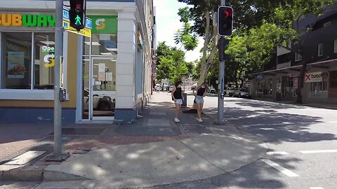 Depopulated Brisbane Metropolis Walking Experience