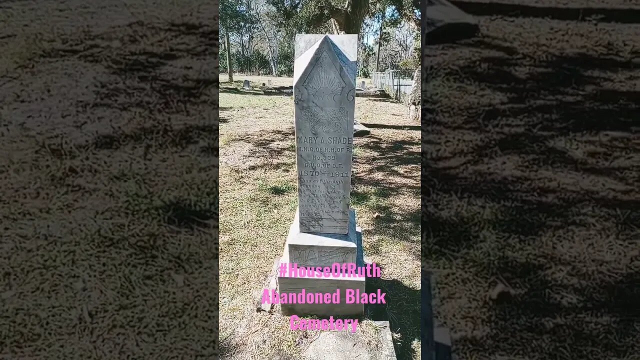 #taphophile #abandonedblackcemetery #cemeterylovers #cemeterywandering #africanamericancemetery