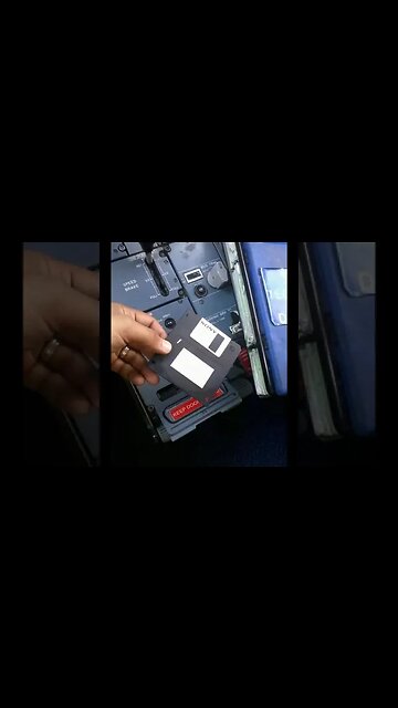 #Airbus A320 Nav Database Update in 60 Seconds #Aviation