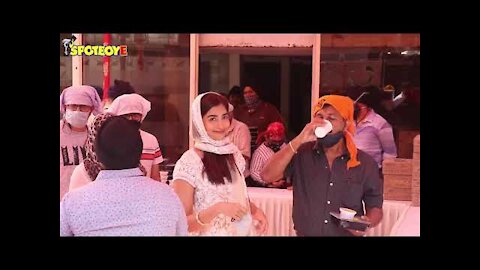Pooja Hegde visits Gurudwara in Mumbai to seek blessings on Guru Nanak Jayanti | SpotboyE