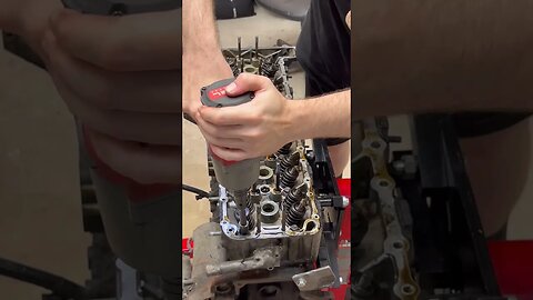 BMW E34 M5 Cylinder Head #bmw #bmwe34 #bmwm5 #diy #restoration #cars #automotive #engine #tools
