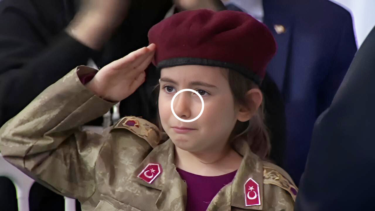 Erdogan: “She has the Turkish flag in her pocket”