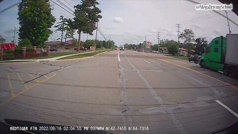 North American Car Driving Fails Compilation - 488 [Dashcam & Crash Compilation]